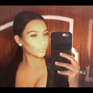 LuMee iPhone Selfie LED Light Up Case in Black